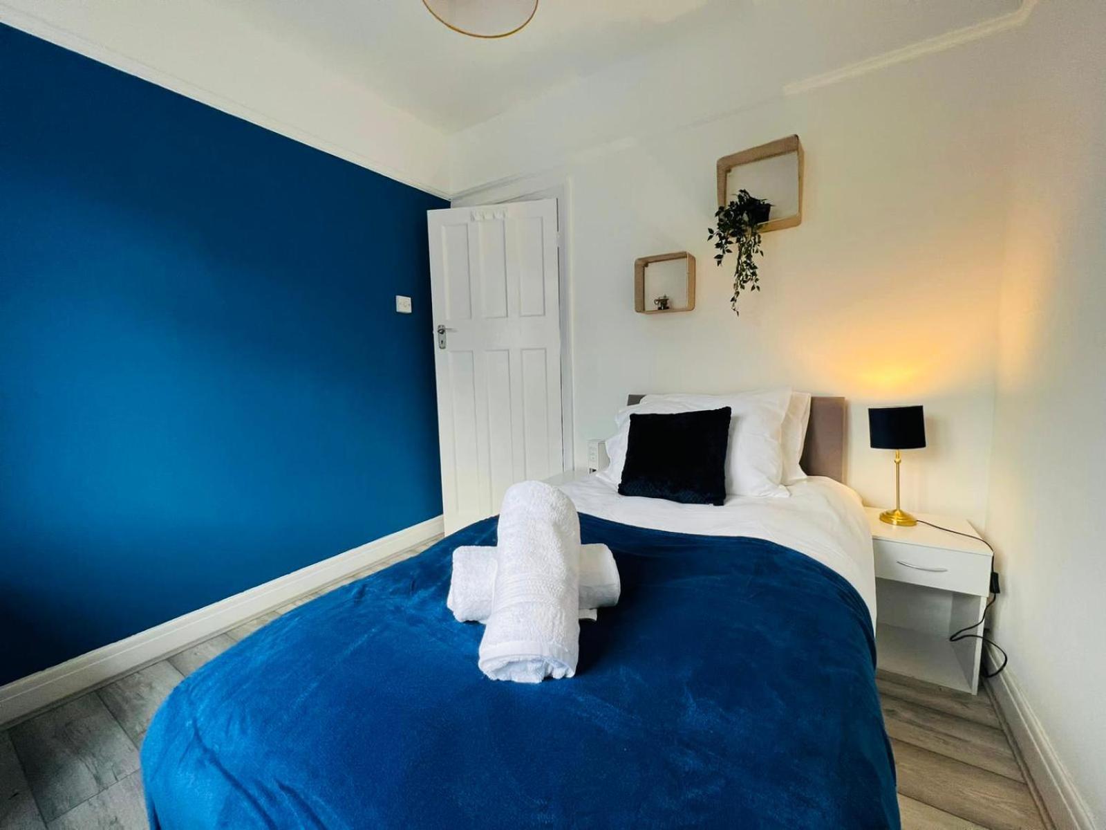 Sariyu Space Luton Hotel Luton  Eksteriør billede