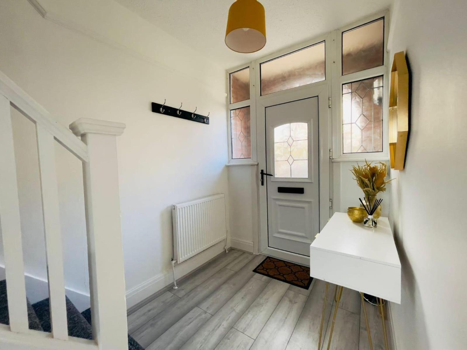 Sariyu Space Luton Hotel Luton  Eksteriør billede